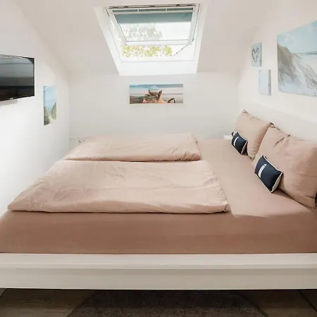 Strandloeper Apartment *